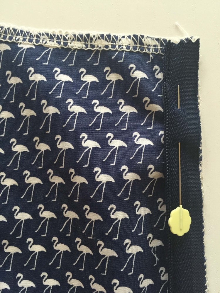 Inserting an invisible zipper