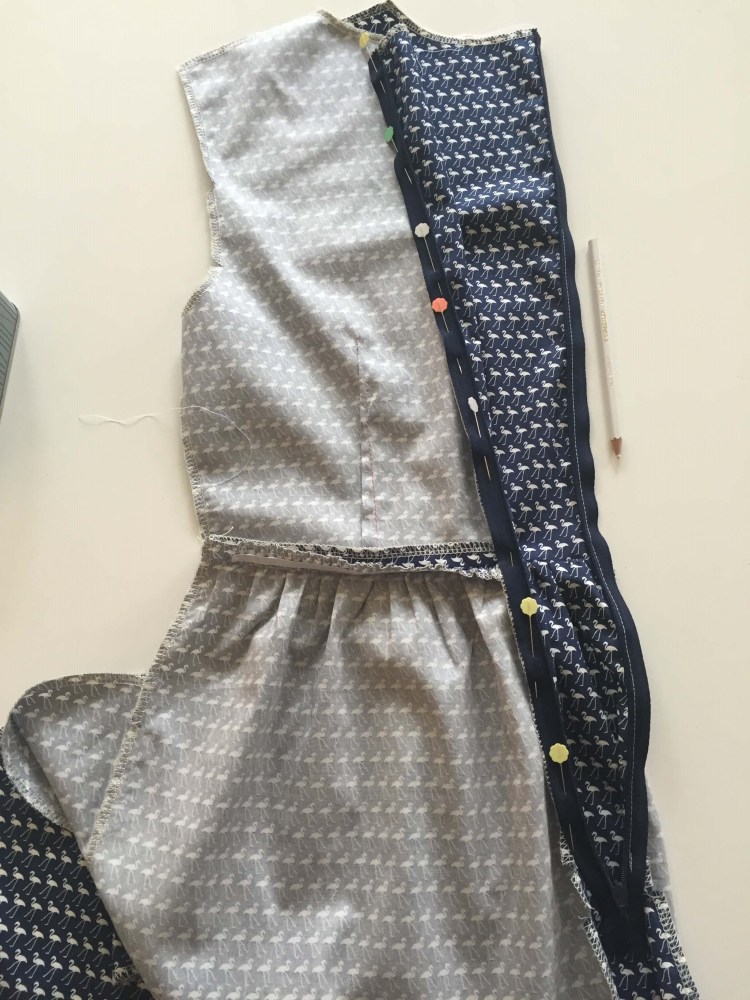 Inserting an invisible zipper