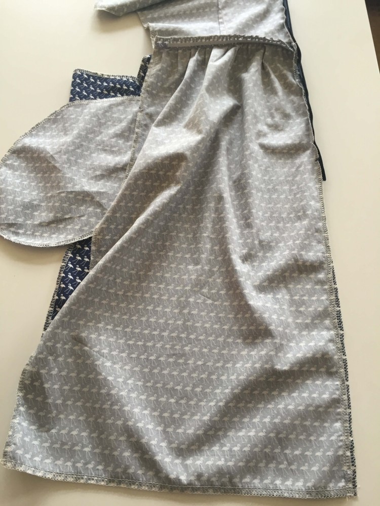 Inserting an invisible zipper